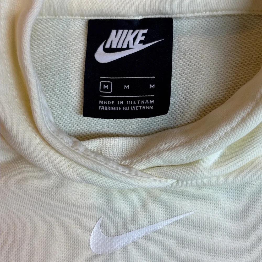 Nike Women’s Cream, butter yellow, Pullover Crop  Hoodie, size medium